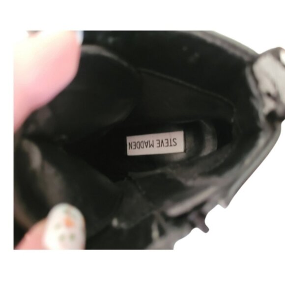 Host Pick🎉 Steve Madden Laurie Black and Red Brocade Rose Moto Boots Size 7.5 - Picture 8 of 10